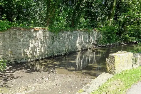 Menouville, fotografia 1 z 4