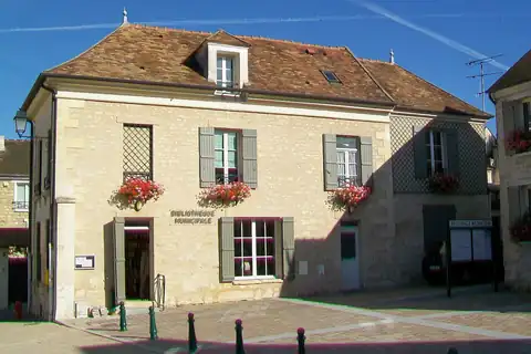 Neuville-sur-Oise, 4 fotoğraftan 1.