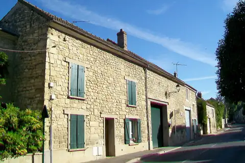 Neuville-sur-Oise, 4 fotoğraftan 3.