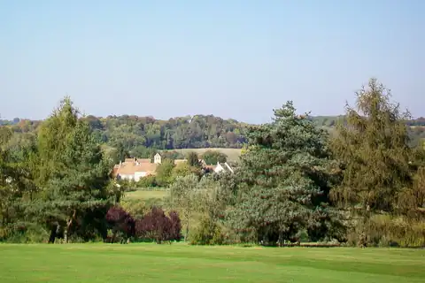 Le Plessis-Luzarches, 4 fotoğraftan 1.