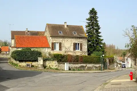 Le Plessis-Luzarches, 4 fotoğraftan 3.
