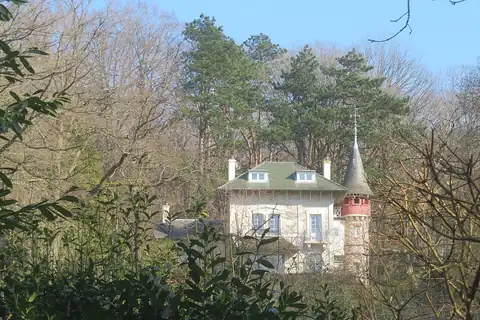 Taverny, fotografie 1 z 4