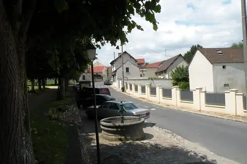 Villiers-Adam, 4 fotoğraftan 1.