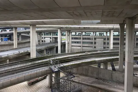 Terminaux 2E et 2F de l'aéroport Paris-Charles de Gaulle, à Roissy-en-France
