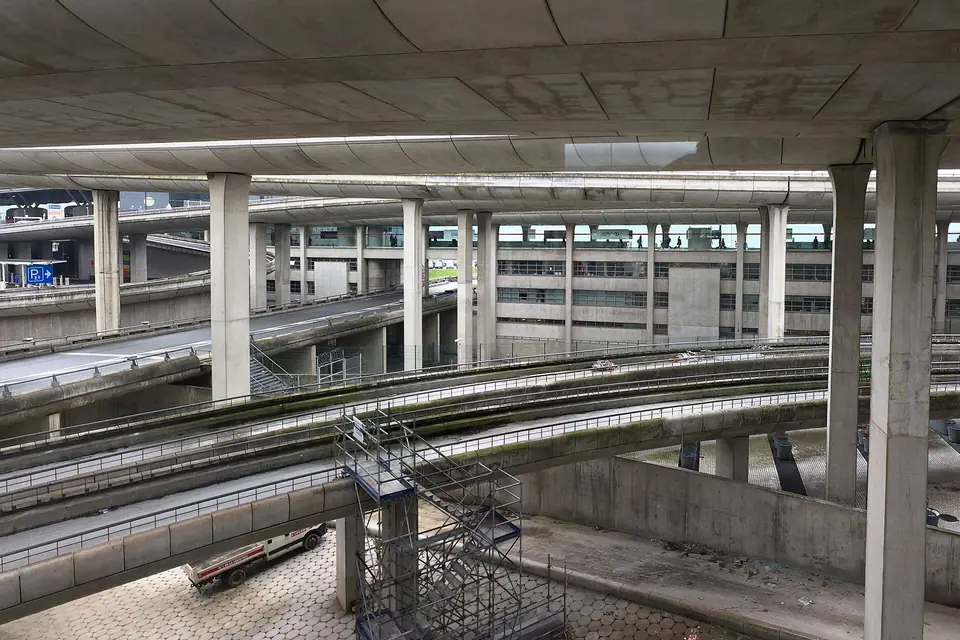 Terminaux 2E et 2F de l'aéroport Paris-Charles de Gaulle, à Roissy-en-France