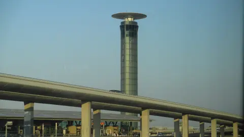 Aéroport Paris-Charles de Gaulle, tour de contrôle