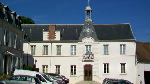 Centre-ville d'Écouen (place de la Mairie)