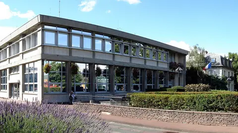 Franconville town hall